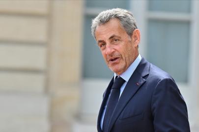 Fransa'nın eski cumhurbaşkanına 'yargıyı itibarsızlaştırma' suçlaması