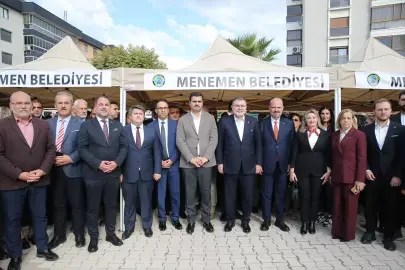 Menemen&apos;de Dijital Deneyim Merkezi Açıldı