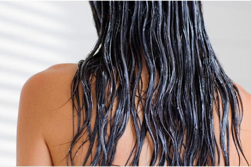 Keçe gibi saçları pamuk gibi yapıyor: Tam da duştayken uygulayın...