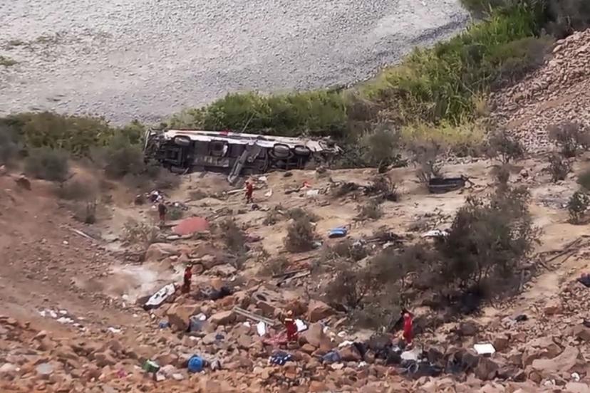 Peru’da yolcu otobüsü uçuruma yuvarlandı: 37 ölü