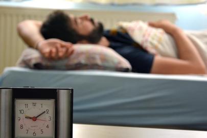 7 saatten az uyuyanlara kötü haber...