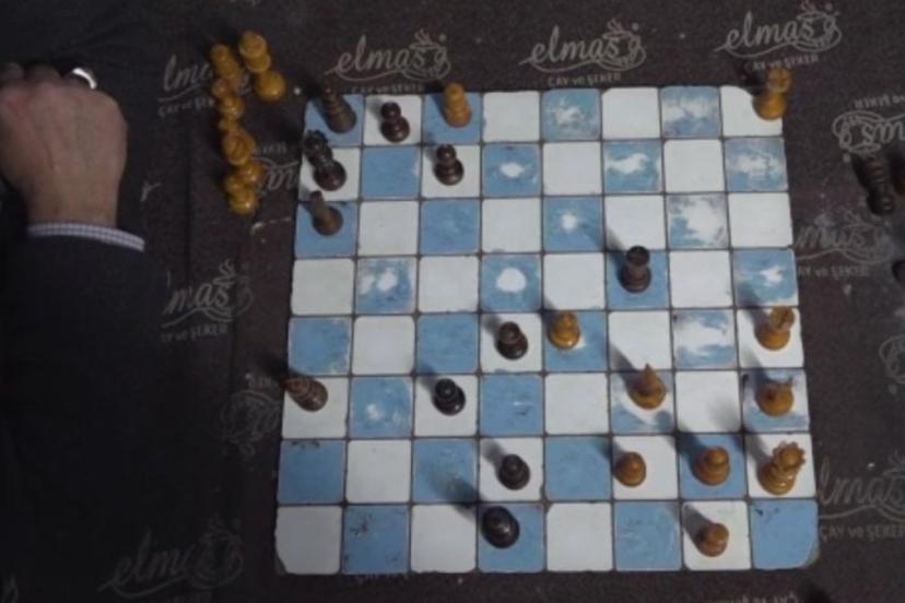 Erzurum’da satrançlı kahvehane geleneği