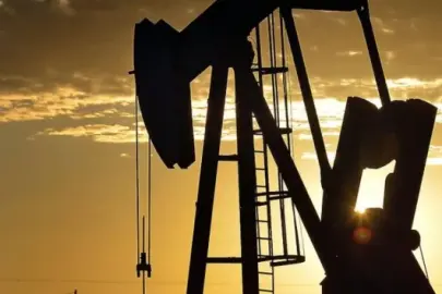 Brent petrolün varili 105,42 dolardan işlem görüyor