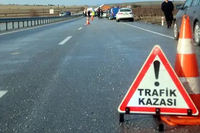 Mersin'de hafif ticari araç ile tır çarpıştı: 1 ölü, 5 yaralı