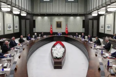 Sinan Burhan canlı yayında Kabine revizyonunun şifrelerini anlattı: Değişiklik için o tarihi işaret etti