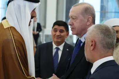 Cumhurbaşkanı Erdoğan, Katar Emiri Temim'e taziyelerini iletti