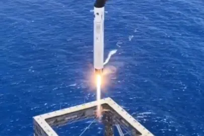 Elon Musk artık bu kulvarda yalnız değil: Çin ilk kez görevini tamamlayan roket kontrollü şekilde indirdi