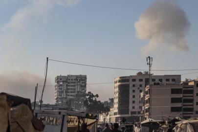 Katil İsrail'in Gazze'deki bir kafeye saldırısında 5 Filistinli öldü, 12'den fazla kişi yaralandı