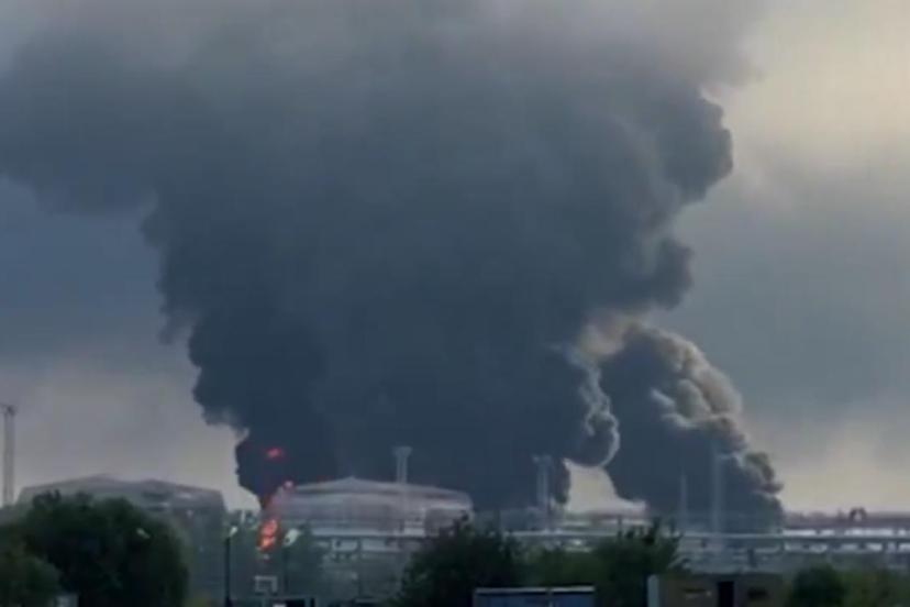 Ukrayna: Rusya'da Omsk Petrol Rafinerisi'ne saldırı düzenledik
