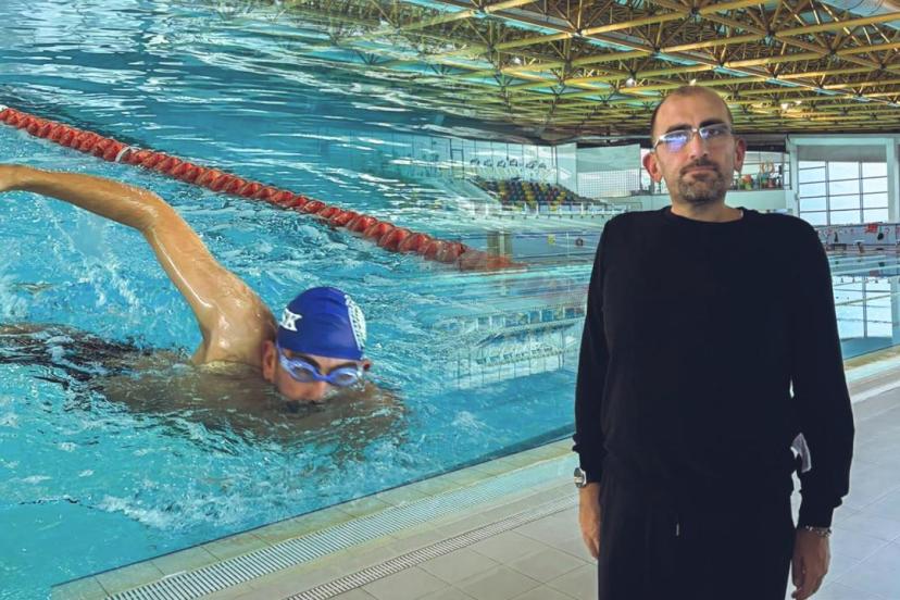 'Yürüyemez' dediler, yüzme sporcusu oldu